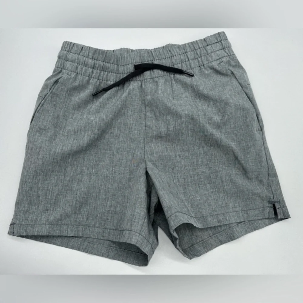 Gap/Old Navy Stretch performance above knee Boys Gray Shorts.